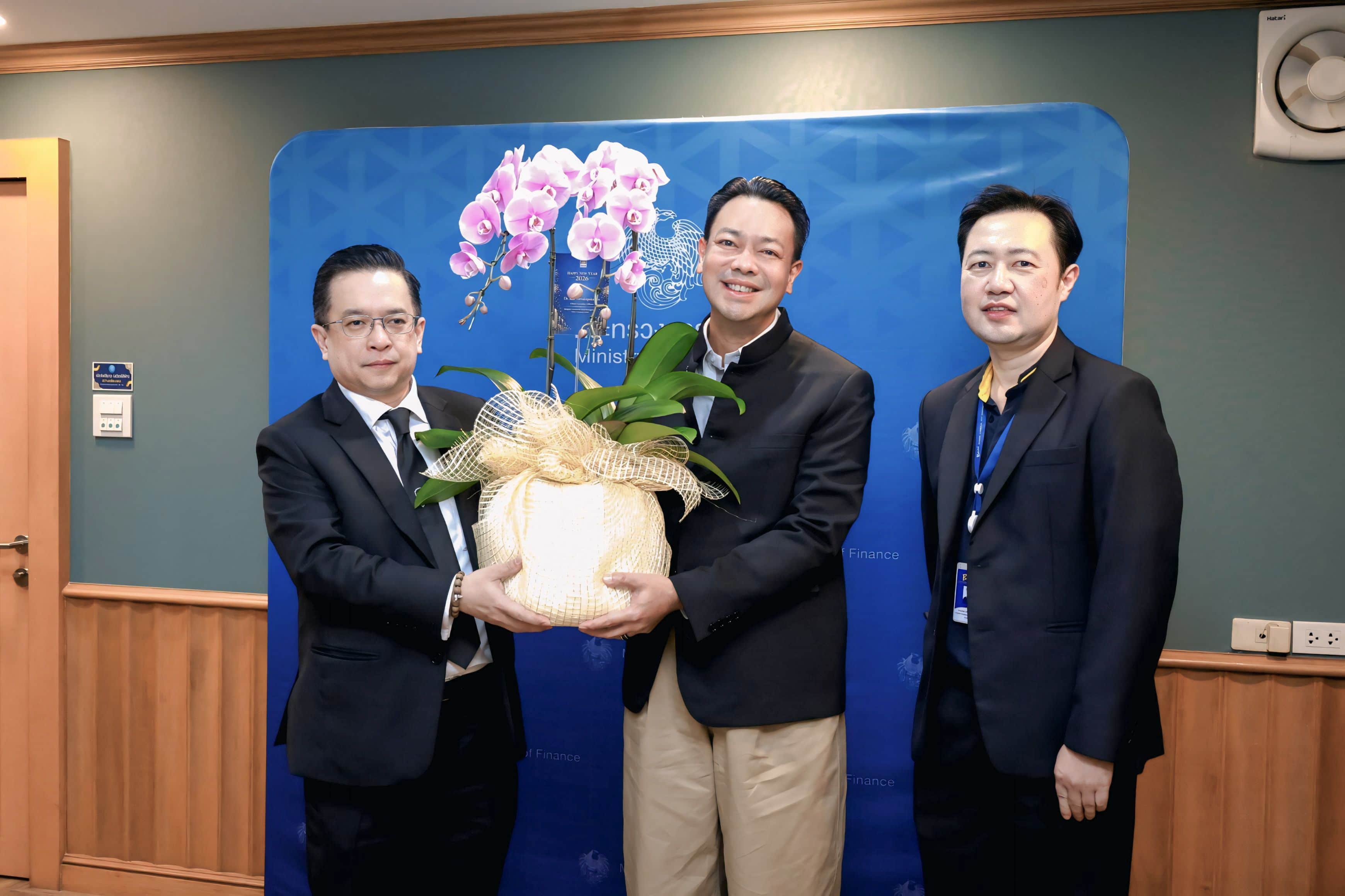 BAM เข้าพบ ผอ.สศค เนื่องในวาระดิถีขึ้นปีใหม่ 2569 พร้อมแก้ปัญหาให้ลูกหนี้ได้มีเครดิตเข้าถึงสินเชื่อใหม่ได้ในอนาคตที่ดีขึ้น